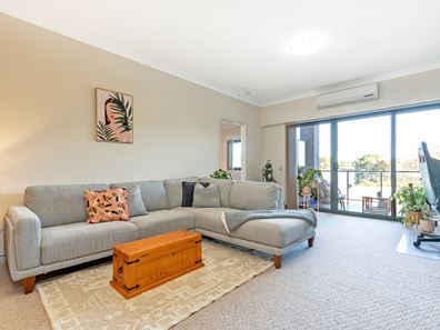 38/2 Walsh Loop, Joondalup WA 6027