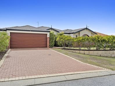 12 Calytrix Way, Halls Head WA 6210