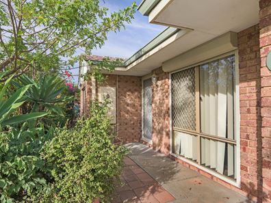 9/12 Auric Place, Maddington WA 6109