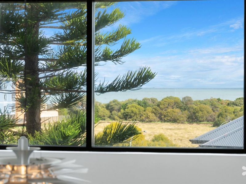 97/59 Breaksea Drive, North Coogee