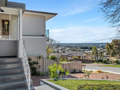 31 Sydenham Road, Doubleview WA 6018
