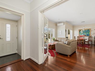 31 Sydenham Road, Doubleview WA 6018
