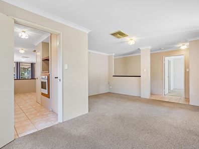 10 Beaufortia Crescent, Ellenbrook WA 6069