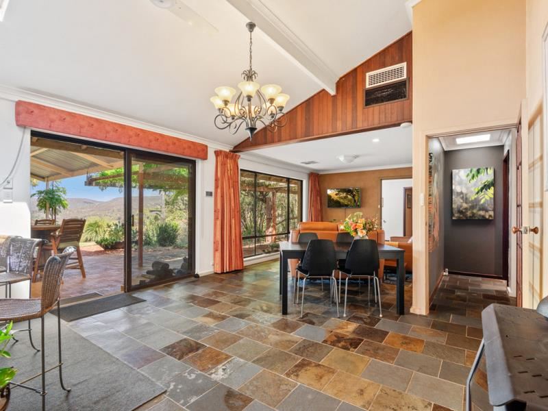 2 Bullockbush Road, Kelmscott