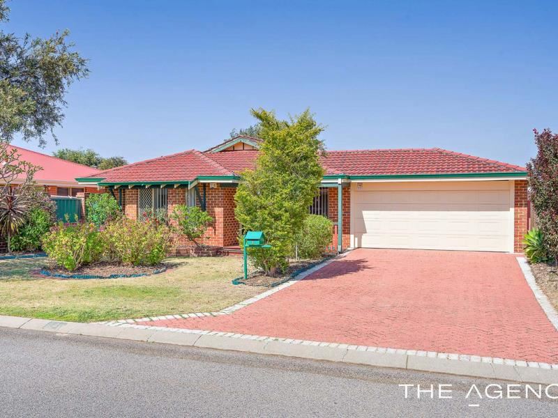 4 Jenniphur Court, Atwell WA 6164