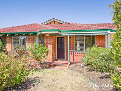 4 Jenniphur Court, Atwell WA 6164