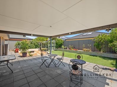 6 Blackall Mews, Piara Waters WA 6112