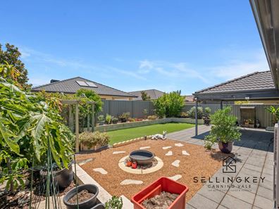 6 Blackall Mews, Piara Waters WA 6112