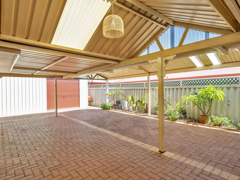 12 Colchester Ave, Orelia