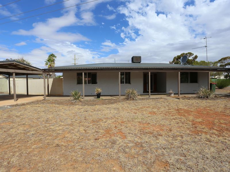 28 Saltbush Rd, Kambalda West WA 6442