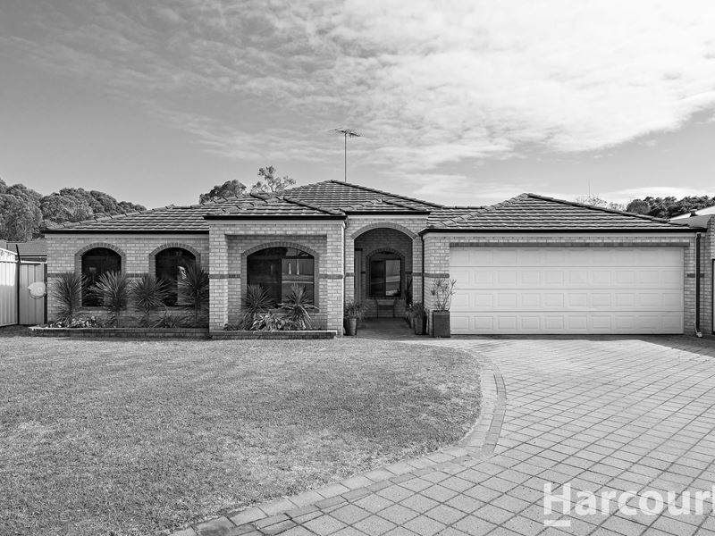 4 Dunbar Court, Meadow Springs
