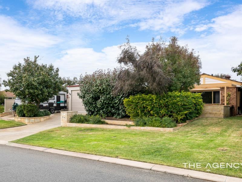 18 Lowes Way, Padbury WA 6025