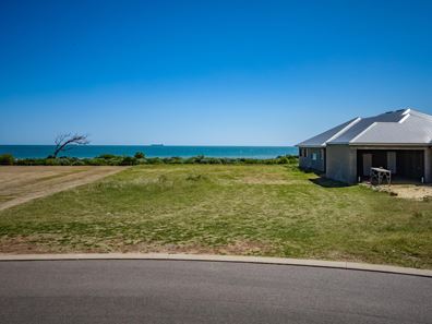 13 Wave Crest Circle, Drummond Cove WA 6532