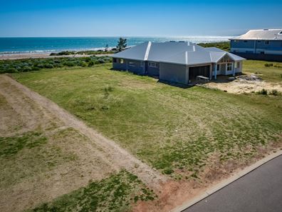 13 Wave Crest Circle, Drummond Cove WA 6532