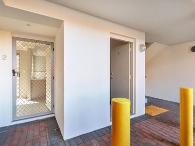 2/329 Sevenoaks Street, Cannington WA 6107