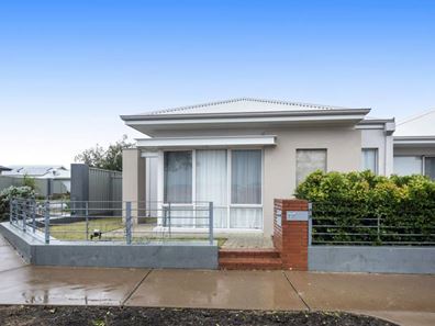 11 Carinata Crescent, Byford WA 6122