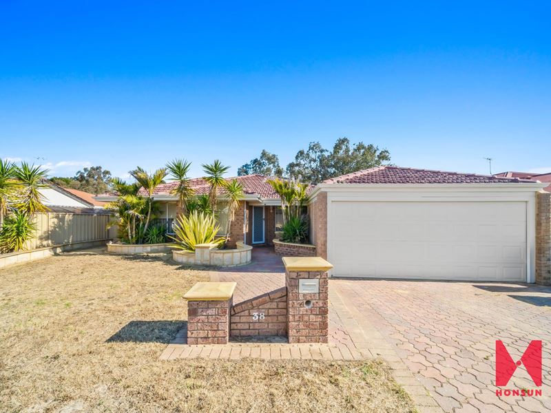 38 Molloy Circuit, Atwell