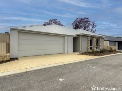 2/141 Hale Road, Forrestfield WA 6058