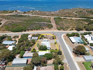 2 Battersby rd, Green Head WA 6514