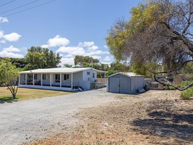 2 Battersby rd, Green Head WA 6514