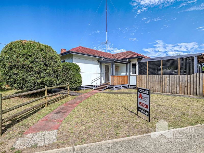 16 Dyinda Street, Carey Park WA 6230