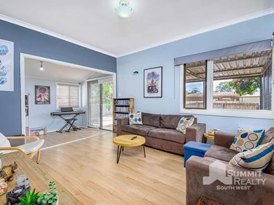16 Dyinda Street, Carey Park WA 6230