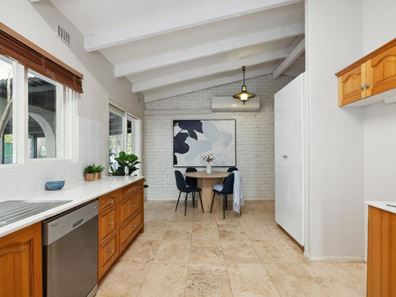 22 Stirling Close, Swan View WA 6056