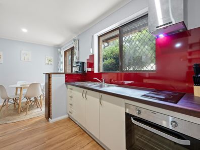6 Blackwood Drive, Mount Nasura WA 6112