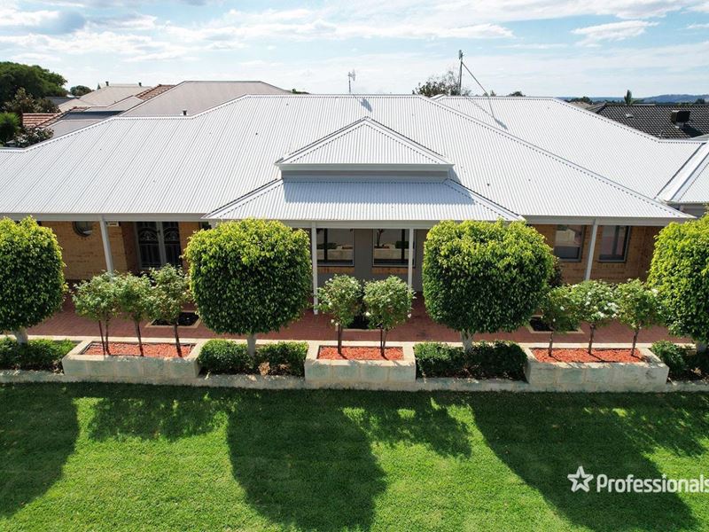 8 Brammall Bend, Aveley