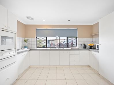 10 Sussex Street, Spearwood WA 6163