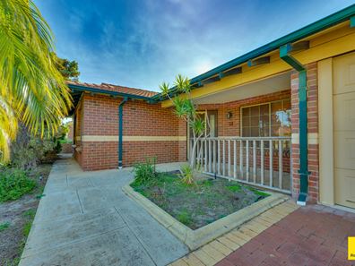 28 Chelmsford Avenue, Port Kennedy WA 6172