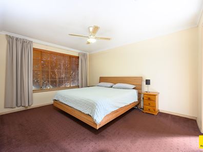 28 Chelmsford Avenue, Port Kennedy WA 6172