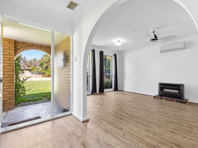 10 Cortis Way, Langford WA 6147