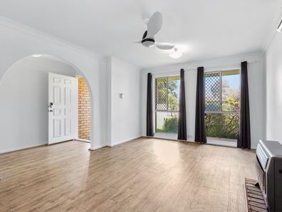 10 Cortis Way, Langford WA 6147
