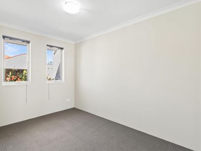 7 Gaffin Way, Kwinana Town Centre WA 6167