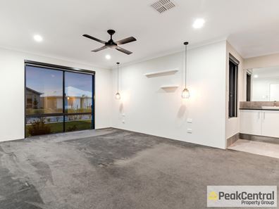 5 Karbar Road, Golden Bay WA 6174