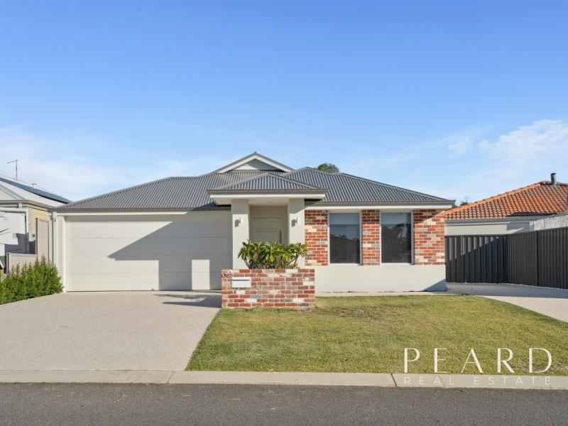 32 Adelaide Circle, Craigie WA 6025