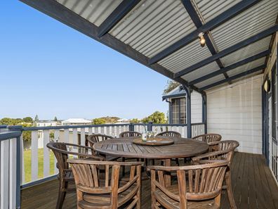 40 Lucraft Loop, Ledge Point WA 6043