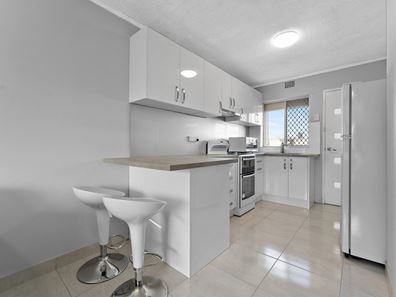 9/3 Burgundy Crescent, Spearwood WA 6163