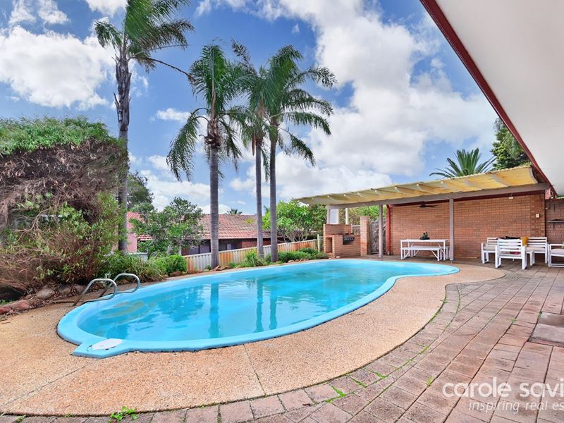 9 Tara Court, Woodvale WA 6026