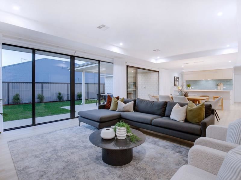 19 Hebbard Street, Samson WA 6163