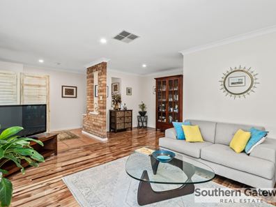 11 Hume Court, Parmelia WA 6167