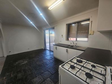 3 Durnsford Way, Camillo WA 6111