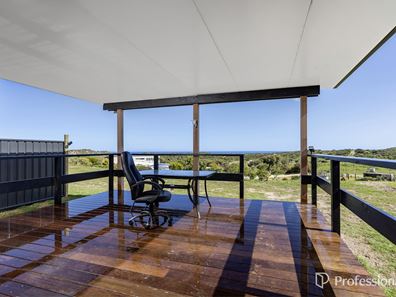 37 African Reef Boulevard, Greenough WA 6532