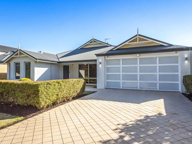 22 Frenchmans Crescent, Secret Harbour WA 6173