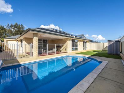22 Frenchmans Crescent, Secret Harbour WA 6173