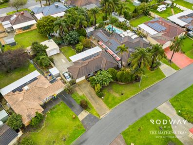 6 Logan Ct, Seville Grove WA 6112