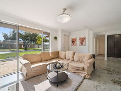 1 Briggs Street, South Lake WA 6164