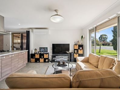 1 Briggs Street, South Lake WA 6164
