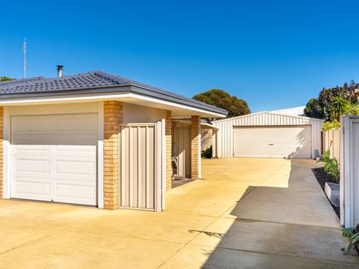 16 Meadow Court, Cooloongup WA 6168